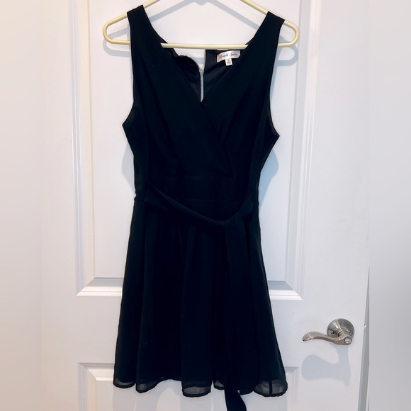 Emerald Sundae Black Fit and Flare Sleeveless Dress Juniors Size 13 - Picture 1 of 10